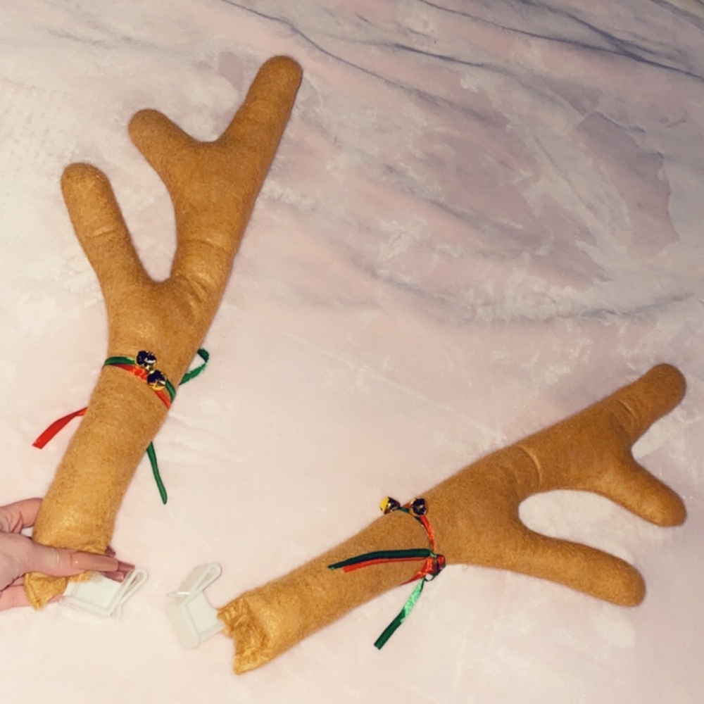 Y2K reindeer car accessory